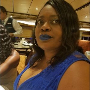 Meet your Posher, Angela